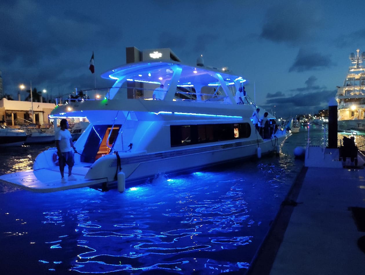 Blue Moon Yacht LLC Yacht Rental in Cabo - Gallery 🇺🇸